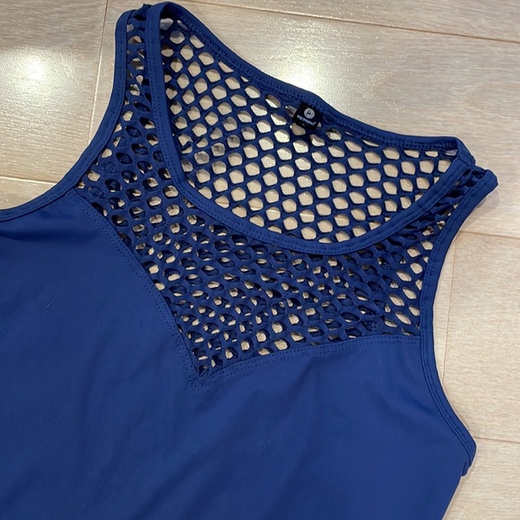 90° blue workout top - Picture 2 of 7